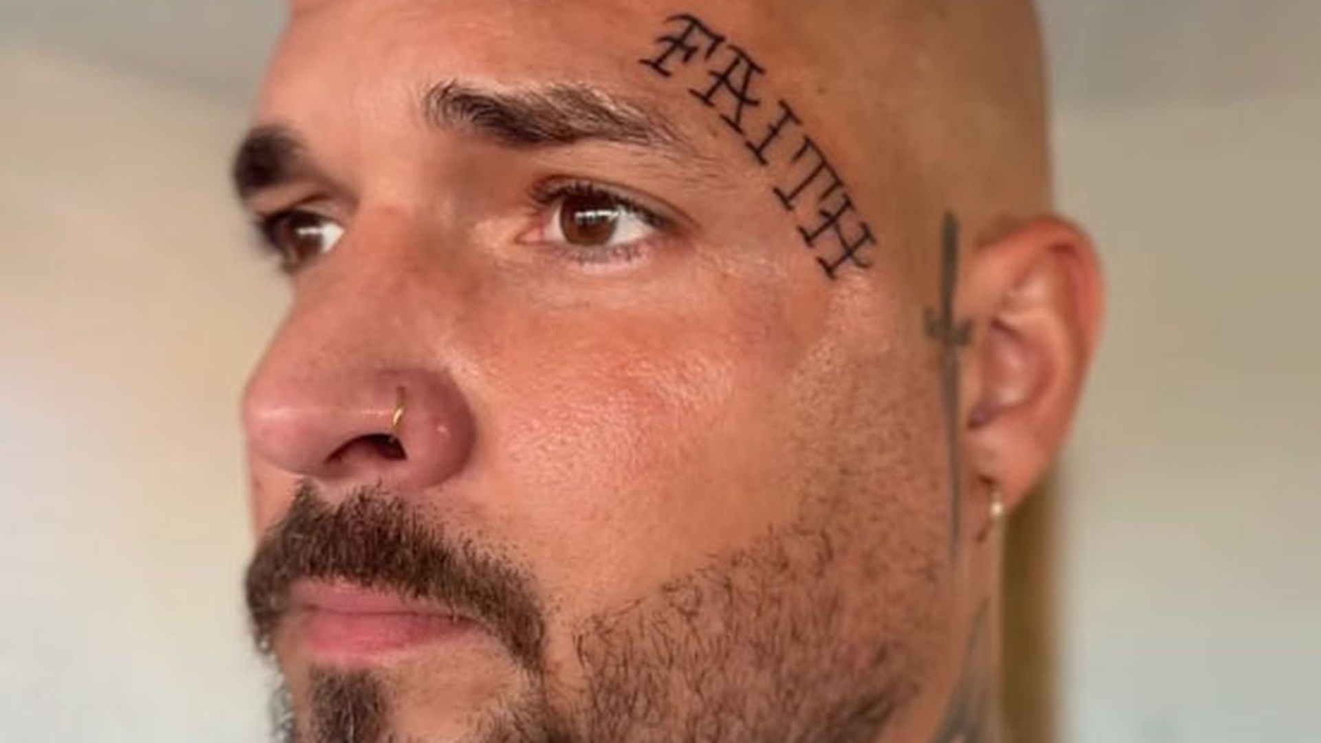 Zico-Banach-reagiert-auf-Hasskommentare-zu-Sch-deltattoos