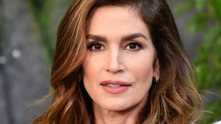 Cindy Crawford teilt seltenes Foto mit ihren Geschwistern