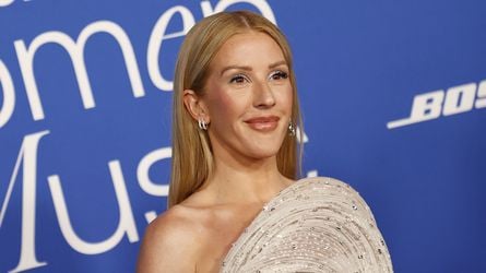Sexy Spitze: Ellie Goulding zeigt sich halb nackt im Netz