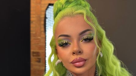 Fan schenkt Katja Krasavice stolze 250.000 Euro auf OnlyFans