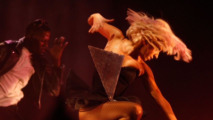Lady GaGa zeigt der Polizei zu viel Haut!