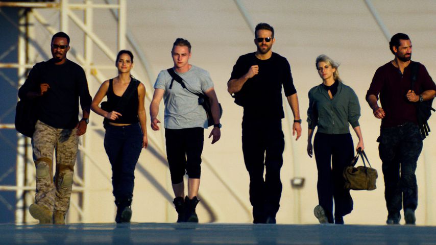 "6 Underground" mit Corey Hawkins, Adria Arjona, Ben Hardy, Ryan Reynolds, Mélanie Laurent und Manue
