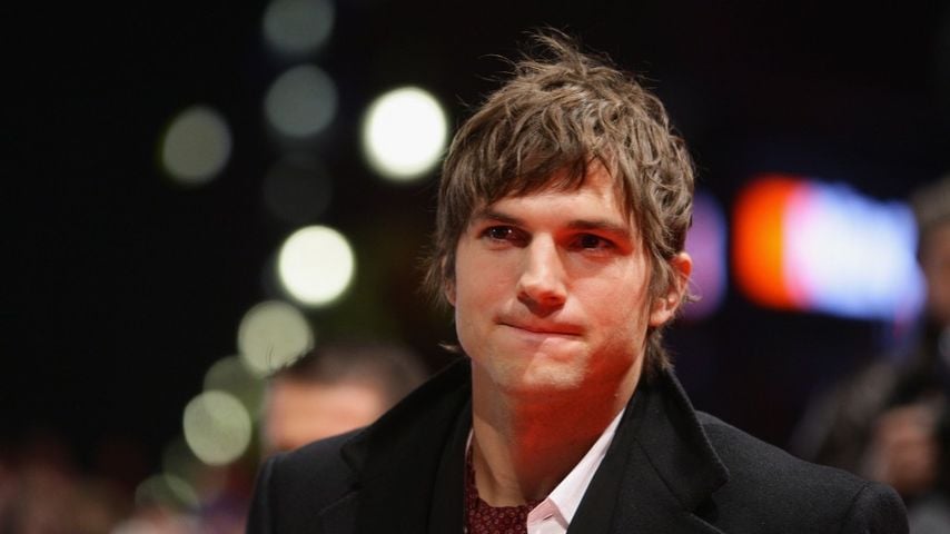 Nackt-Video: Hier zieht Ashton Kutcher blank!