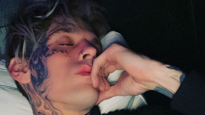 "Meine Beschützerin!": Aaron Carter erklärt Gesichts-Tattoo