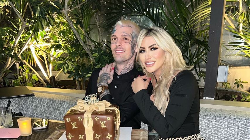 Aaron Carter mit seiner Verlobten Melanie Martin