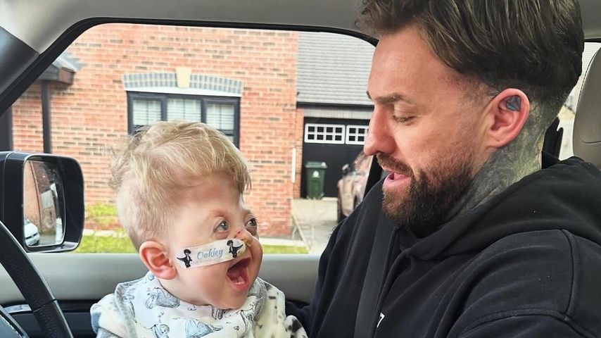 Aaron Chalmers mit seinem Sohn Oakley