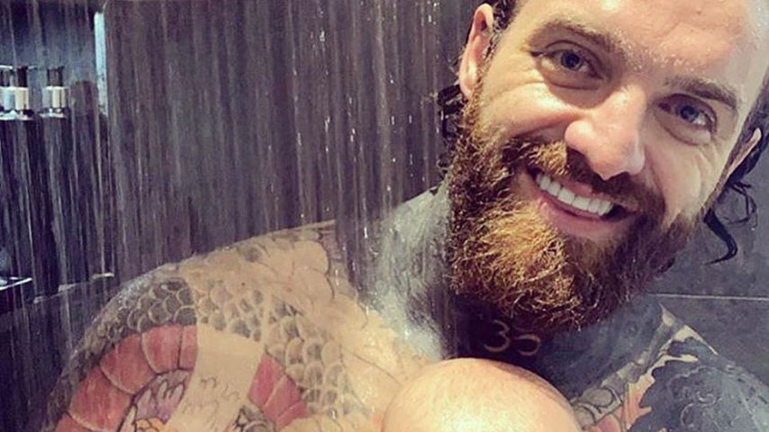 Aaron Chalmers und sein Sohn Romeo