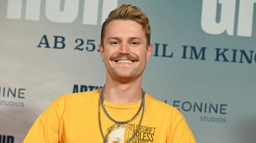 Aaron Koenigs bei einem Charity-Screening von "Arthur der Große", April 2024