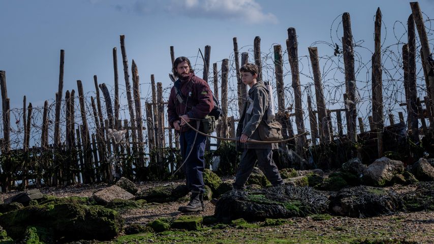 Aaron Taylor-Johnson und Alfie Williams in "28 Years Later"