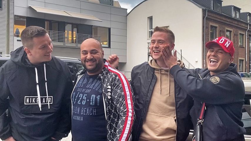 Aaron Troschke, Leon Machères Nachbar, Marvin Wildhage und Leon Machère