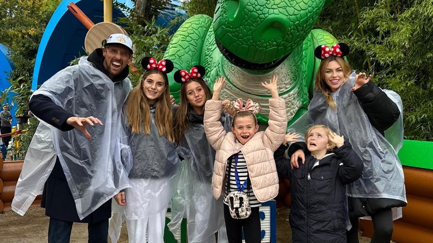 Abbey Clancy und Peter Crouch mit ihren vier Kindern