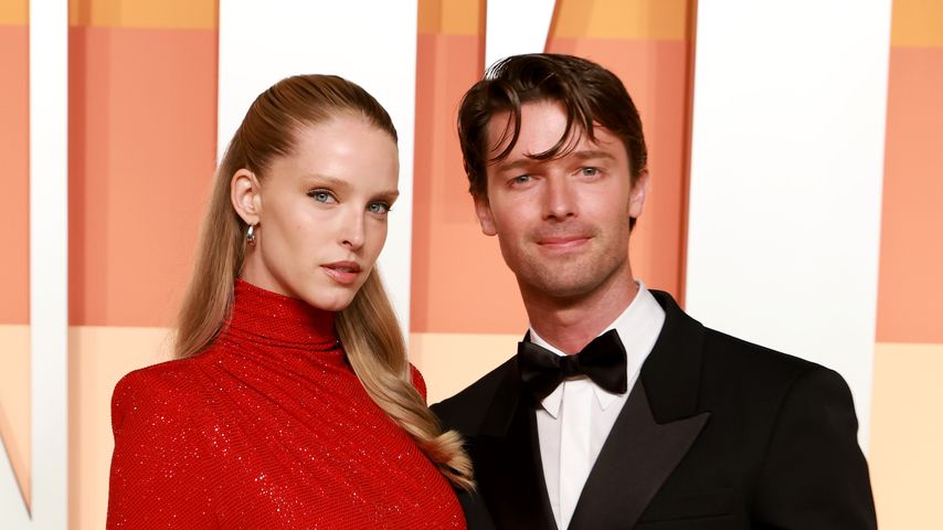 Abby Champion and Patrick Schwarzenegger bei der Vanity Fair Oscar Party 2025 in Beverly Hills