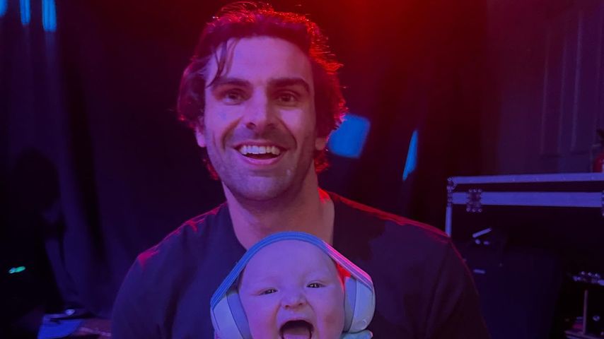 Adam Collard mit seinem Sohn Leo