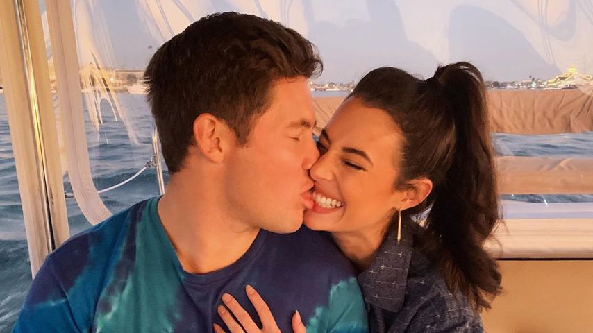 Adam Devine und Chloe Bridges
