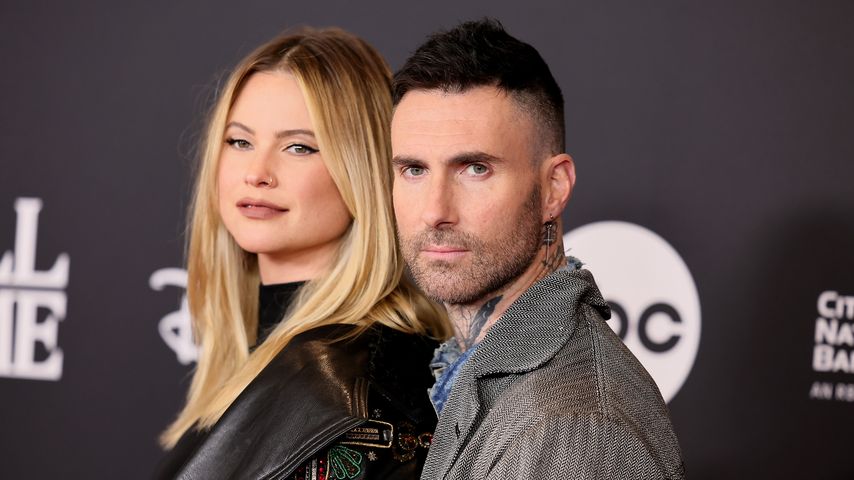 Adam Levine mit seiner Frau Behati Prinsloo