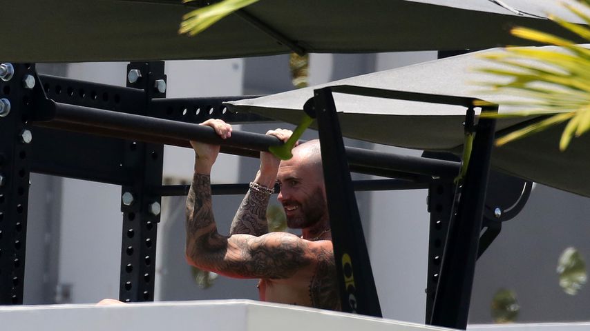 Adam Levine beim Sport in Miami Beach