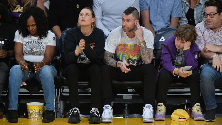 Adam Levine und Behati Prinsloo, Dezember 2019