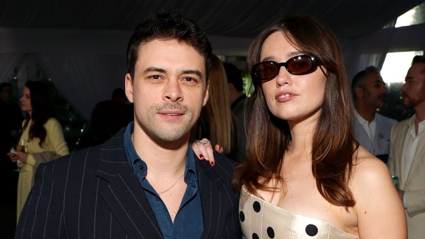 Bei The Bafta Tea in Los Angeles: Adam Long mit Aimee Lou Wood