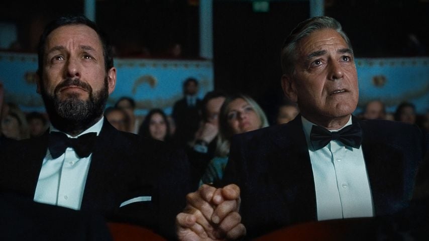 Adam Sandler als Ron Sukenick und George Clooney als Jay Kelly in "Jay Kelly"