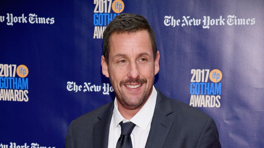 Adam Sandler: Töchter stehlen ihm Show & Mikro