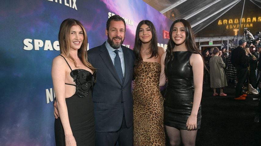 Adam Sandler mit Frau Jackie und seinen Töchtern