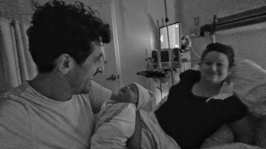 Adam Shapiro und Katie Lowes mit ihrer Tochter Vera Fay Shapiro im Dezember 2020