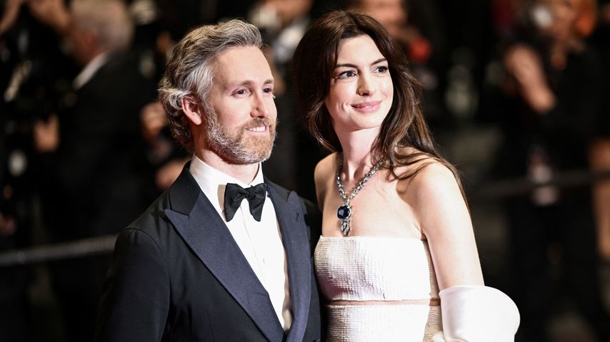 Adam Shulman und Anne Hathaway bei den Cannes Filmfestspielen 2022