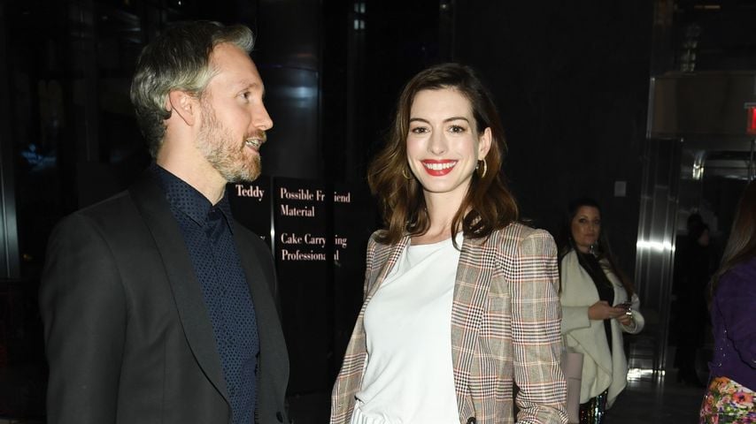 Adam Shulman und Anne Hathaway