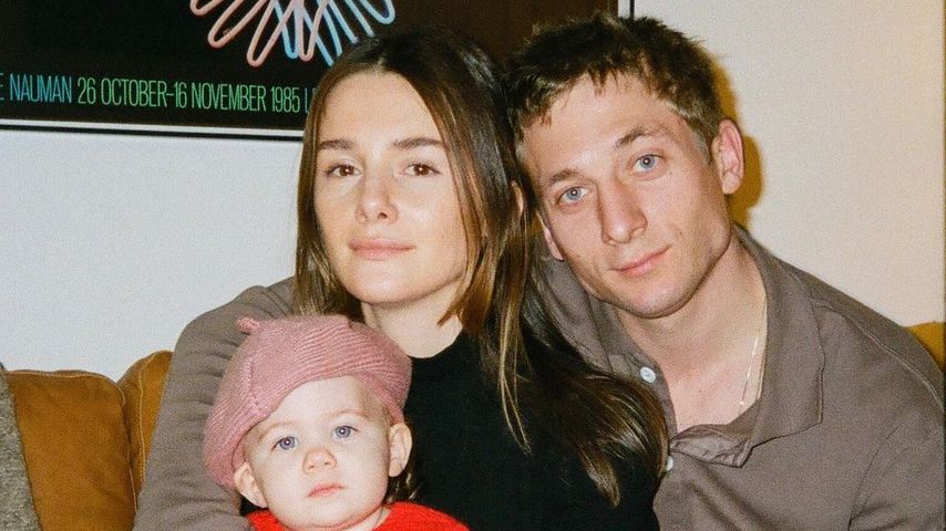 Addison Timlin und Jeremy Allen White mit ihrer Tochter im Dezember 2019