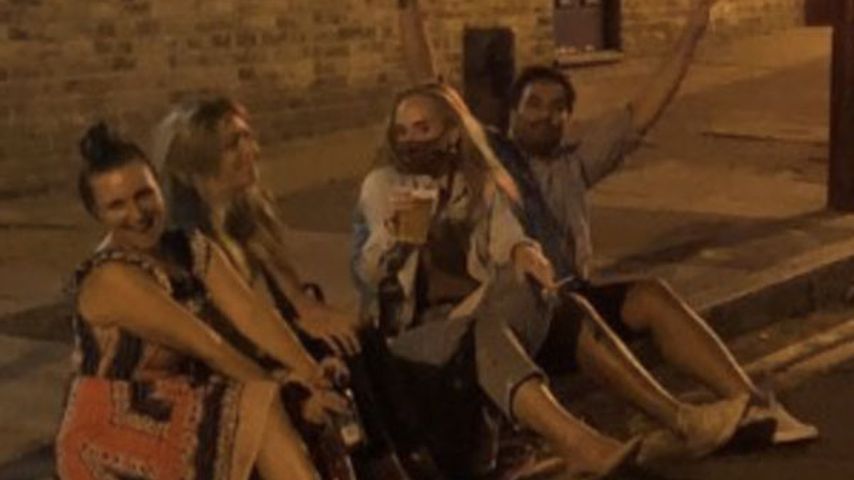 Adele mit Freunden in London