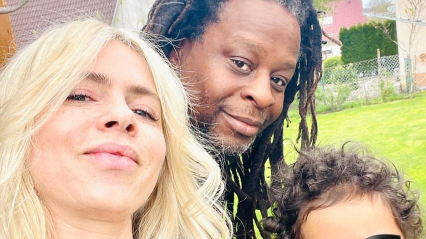 Mola Adebisi und Adelina feiern erstes Ostern mit ihrem Baby