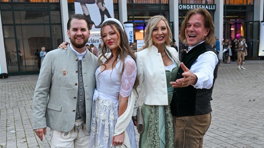 Adrian Louis, Joelina Drews, Ramona Drews und Jürgen Drews im September 2024