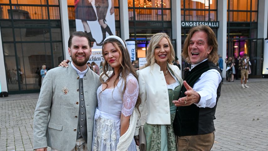 Adrian Louis, Joelina Drews, Ramona Drews und Jürgen Drews im September 2024