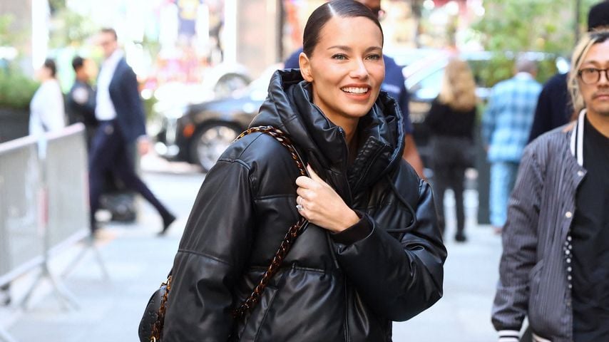 Adriana Lima trifft für die Today Show bei den NBC Studios in New York ein, 13. Oktober 2026