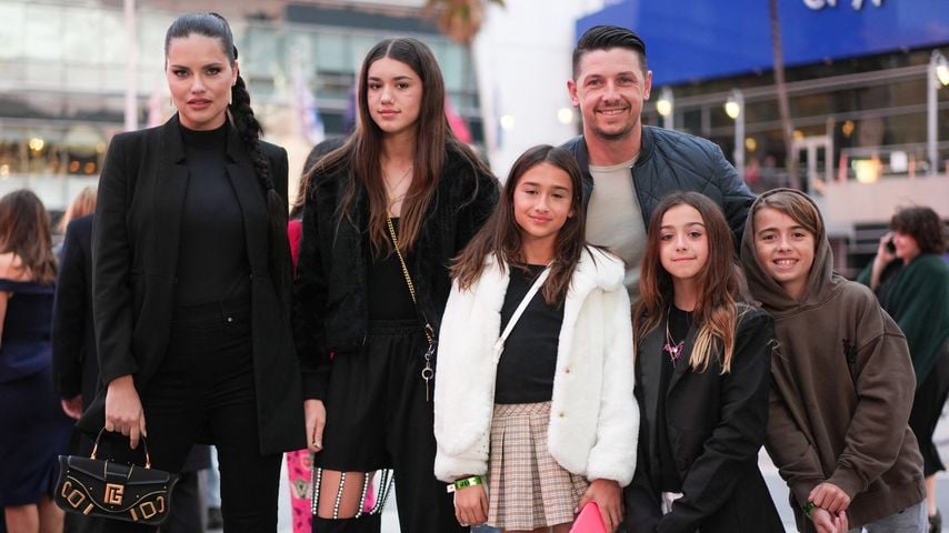 Stylishe Truppe! Adriana Lima besucht Zirkus mit der Familie