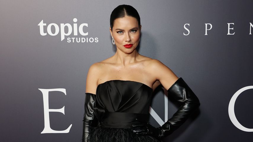 Adriana Lima bei der "Spencer"-Premiere