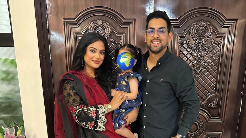 Afshan Azad-Kazi mit ihrer Familie