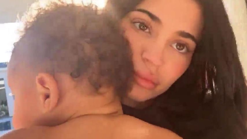 "Überall Autos": So sieht Kylie Jenners Alltag mit Sohn aus