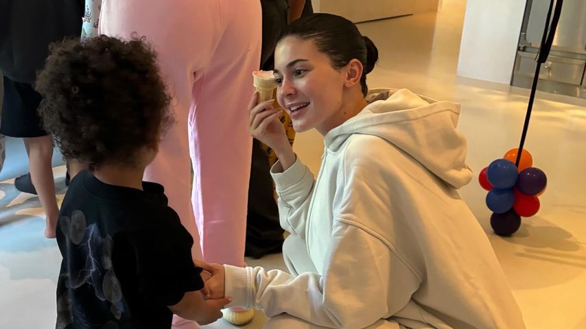 Aire Webster und Kylie Jenner im August 2024