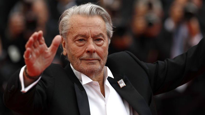 Alain Delons Kinder verboten seiner Freundin vor Tod Kontakt