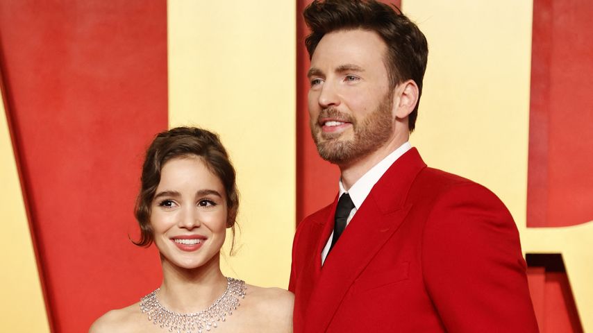 Alba Baptista und Chris Evans bei der Vanity Fair Oscars Party 2024