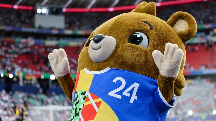 Maskottchen Albärt in der Munich Football Arena beim EM-Spiel Deutschland gegen Schottland am 14.06.2024