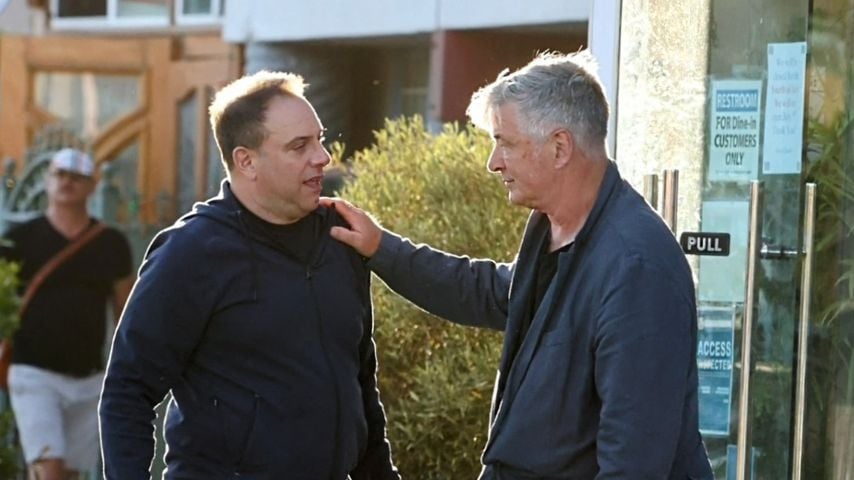 Alec Baldwin mit Filmproduzent Matt DelPiano