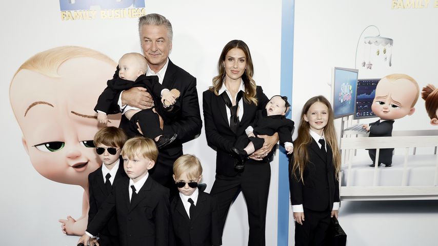 Alec Baldwin, seine Frau Hilaria Baldwin und ihr Kinder
