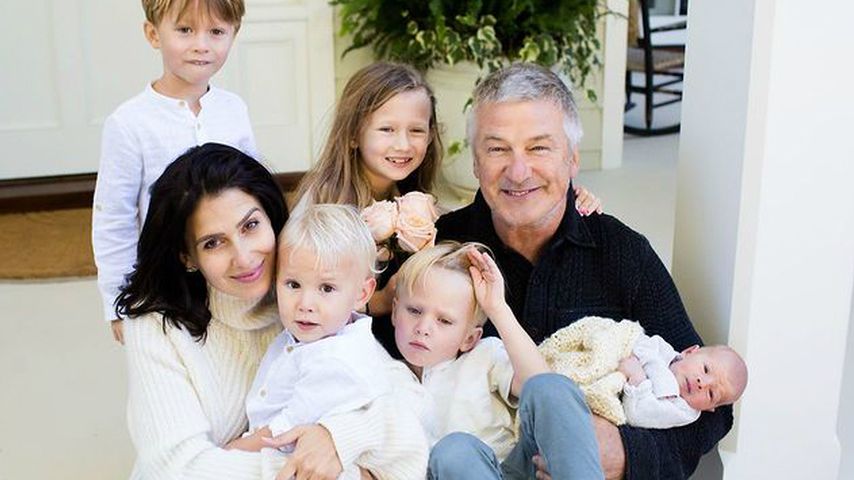 Alec und Hilaria Baldwin mit ihren Kindern