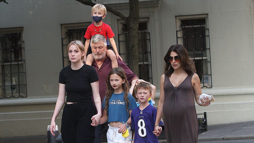 Alec und Hilaria Baldwin mit ihren Kindern im September 2022