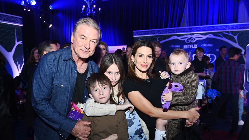 Alec und Hilaria Baldwin mit ihren Kindern im November 2024