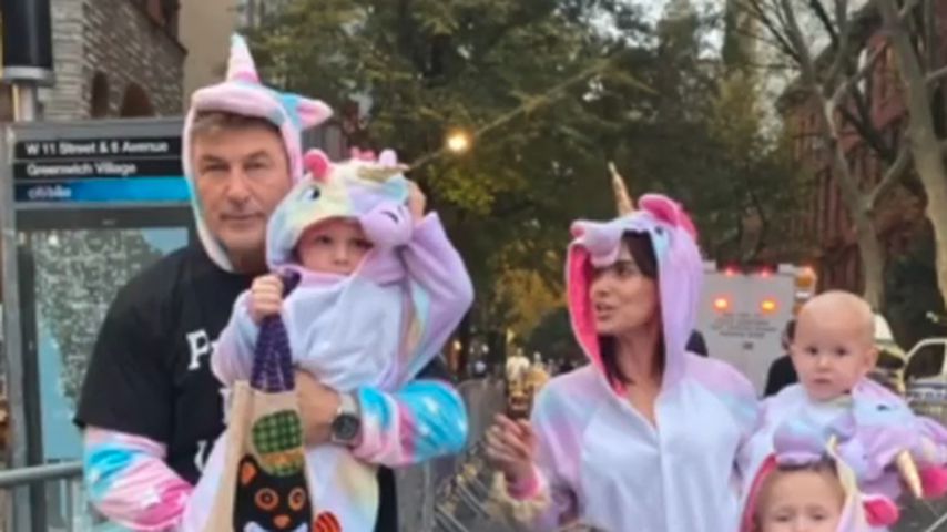 Alec und Hilaria Baldwin mit ihren Kindern