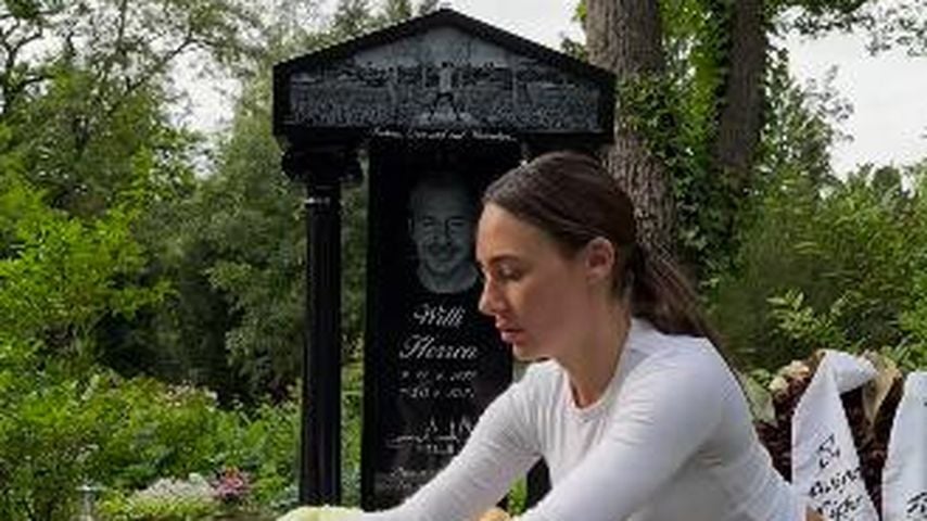 Zum Vatertag: Alessia Herren besucht Papa Willis (†45) Grab