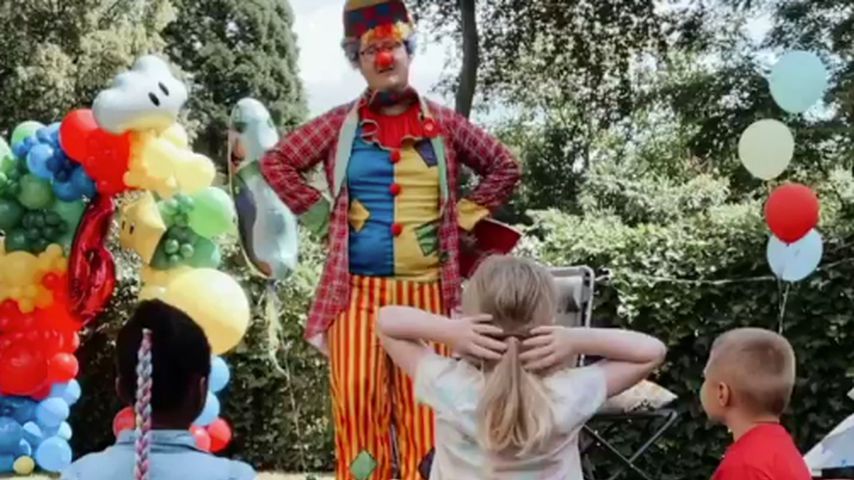 Alessio Lombardi mit Freunden an seinem sechsten Geburtstag